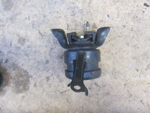 1998 TOYOTA CELICA GT 2.0 PETROL GEN 6. DRIVER SIDE ENGINE MOUNT - Image 3