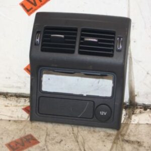 2018 JAGUAR XF SALOON. AIR VENTS END SURROUND 12V SOCKET
