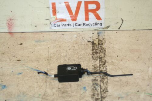 2004 BMW 318CI CONVERTIBLE. FUEL FLAP ACTUATOR SOLENOID