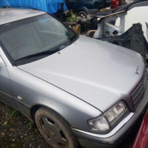2001 MERCEDES C CLASS C230 PETROL AUTOMATIC Breaking. Side light bulb