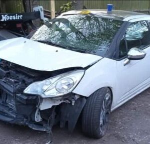 2010 citroen ds3 1.6 petrol manual. Breaking only. side light bulb
