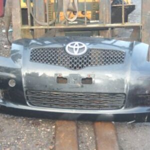2006 TOYOTA YARIS 1.0. FRONT BUMPER IN BLACK