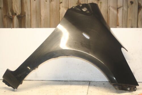 2006 TOYOTA YARIS 1.0. DRIVER SIDE WING IN BLACK