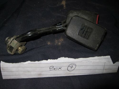 VOLSWAGON GOLF MK4 SEATBELT LATCH CLIP
