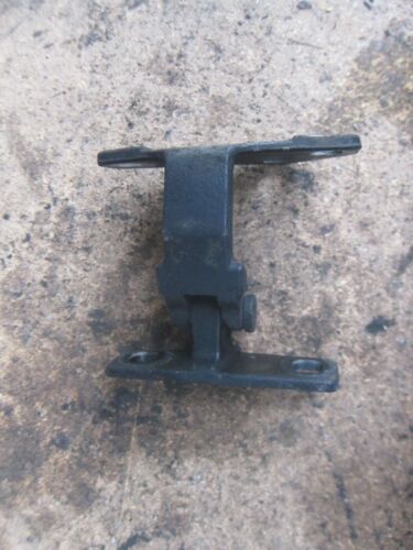 2006 BMW X5 E53. TAILGATE BOOTLID HINGE
