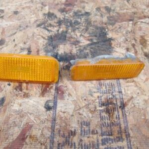 1994 JAGUAR XJ6 3.2 AUTOMATIC. FRONT BUMPER SIDE REFLECTORS