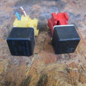 JAGUAR XJ40 RELAYS 003 610 33 X1 (2 AVAILABLE)