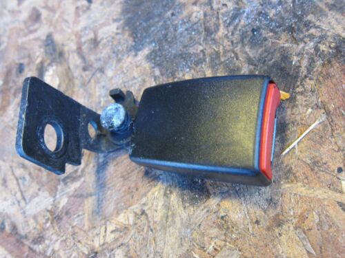 2006 VAUXHALL CORSA D. REAR SEAT BELT RETAINER CLIP