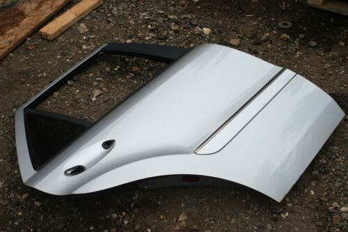 2006 MERCEDES ML 320 CDI W164. OSR DRIVER SIDE REAR DOOR SHELL IN SILVER