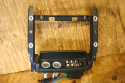 2008 RANGE ROVER VOGUE L322. CENTRE CONSOLE REAR FRAME AUX 12V SOCKETS