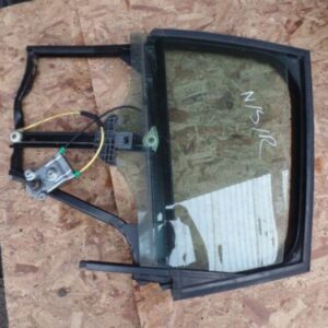 2002 AUDI A2. 1.4 PETROL. PASSENGER SIDE REAR WINDOW REGULATOR WITH GLASS