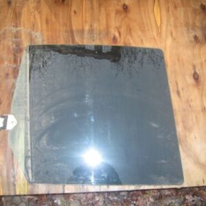 2012 LAND ROVER DISCOVERY 4. PASSENGER SIDE REAR TINTED GLASS