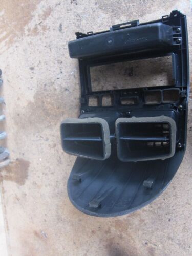 2003 HYUNDAI SANTA FE MK1 2.7 V6 PETROL. CENTRE CONSOLE RADIO - Image 2