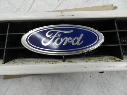 FORD GRANADA MK3 SALOON. FRONT GRILLE IN WHITE - Image 3