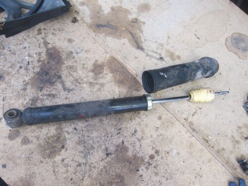 2003 HYUNDAI SANTA FE MK1 2.7 V6 PETROL. REAR SHOCK - Image 2