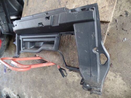 2008 LAND ROVER DISCOVERY 3. DRIVER SIDE REAR QUARTER TRIM BACK COVER PANEL