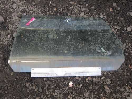 JAGUAR XJ40 PASSENGER SIDE REAR WINDOW GLASS