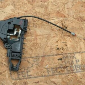 2006 MERCEDES ML 320 CDI W164. NSR PASSENGER SIDE REAR DOOR HANDLE BRACKET MECH