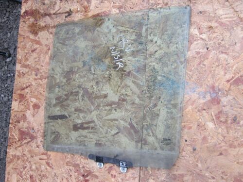 2002 HONDA CRV MK 2. PASSENGER SIDE REAR GLASS
