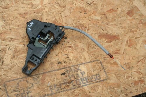 2006 MERCEDES ML 320 CDI W164. NSF PASSENGER SIDE FRONT DOOR HANDLE BRACKET MECH
