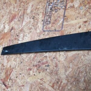 1996 MERCEDES BENZ E320 W210 ESTATE. DOOR WINDOW TRIM O/S/F DRIVER FRONT
