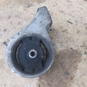 2003 HYUNDAI SANTA FE MK1 2.7 V6 PETROL. ENGINE MOUNT