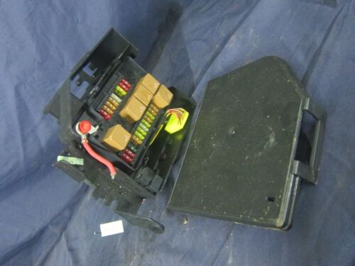 JAGUAR XJ8 3.2 V8 PETROL AUTOMATIC. FUSE BOARD BOX. Locking module not included.