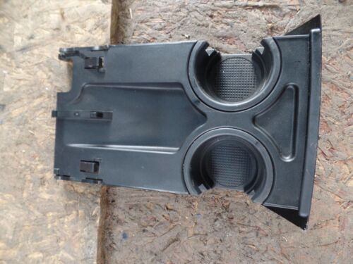 2008 LAND ROVER DISCOVERY 3. REAR CUP HOLDER NEVER USED.