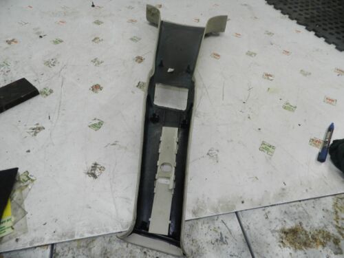 JAGUAR XJ8 X308. DRIVER SIDE B PILLAR TRIM - Image 2