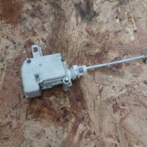 2002 AUDI A2. 1.4 PETROL. BOOT SOLENOID SERVO MOTOR