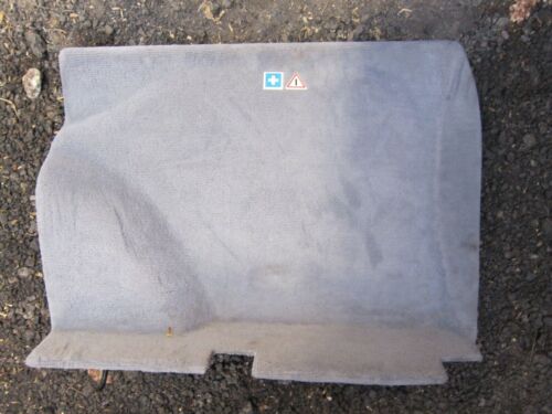 1996 MERCEDES BENZ E320 W210 ESTATE. FIRST AID BOOT CARPET