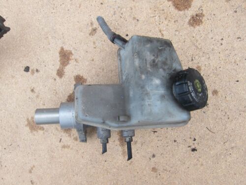 2007 VAXHALL ZAFIRA MK2 1.9 DIESEL. BRAKE MASTER CYLINDER