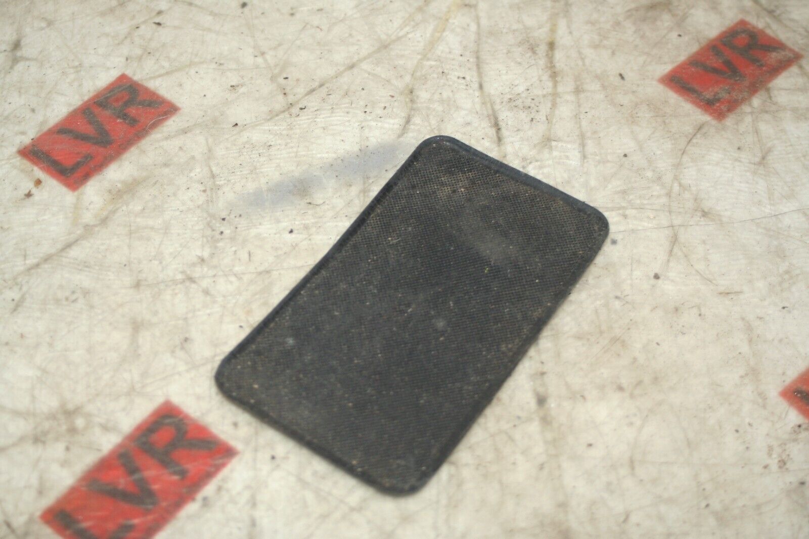 2009 KIA SORENTO. STORAGE POCKET LINER MAT