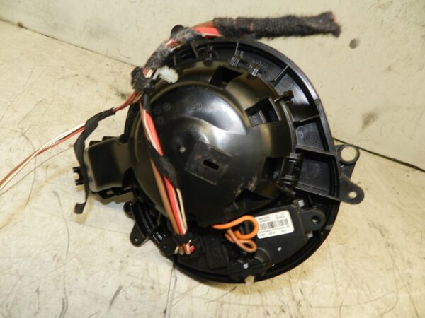 2014 BMW 1 SERIES F21 118D. HEATER BLOWER FAN MOTOR - Image 2
