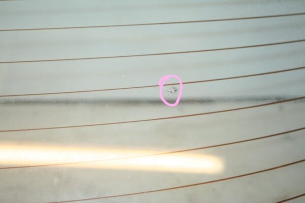 2005 MERCEDES S CLASS W220. REAR WIND SCREEN GLASS - Image 4