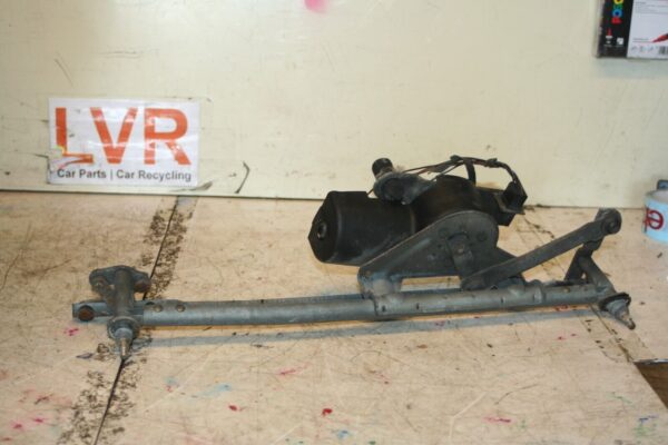 1988 BMW 525 E28. F WIPER MOTOR