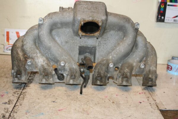 1988 BMW 525 E28. INTAKE MANIFOLD M20