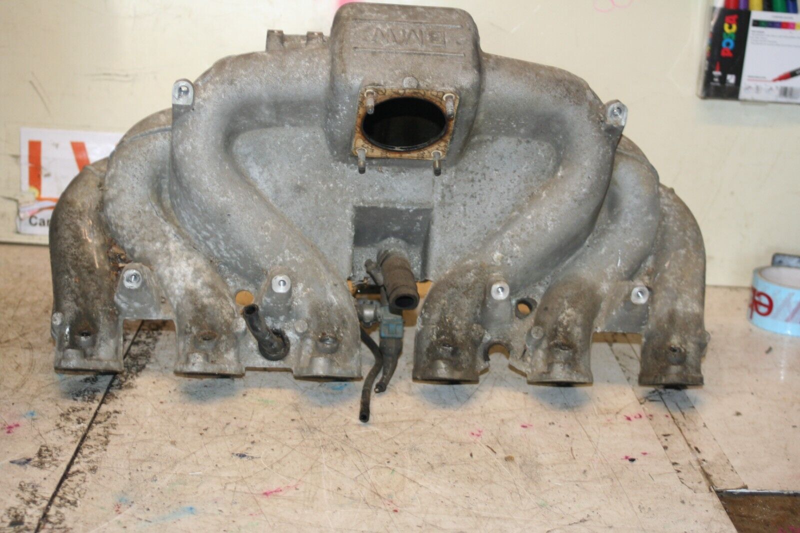 1988 BMW 525 E28. INTAKE MANIFOLD M20