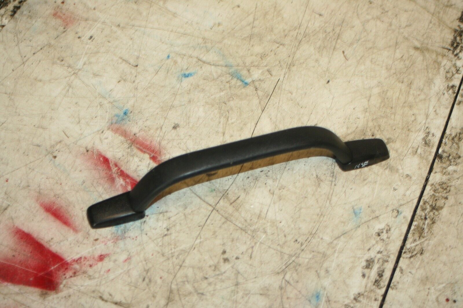 1988 BMW 525 E28. NEAR SIDE FRONT PASSENGER GRAB HANDLE