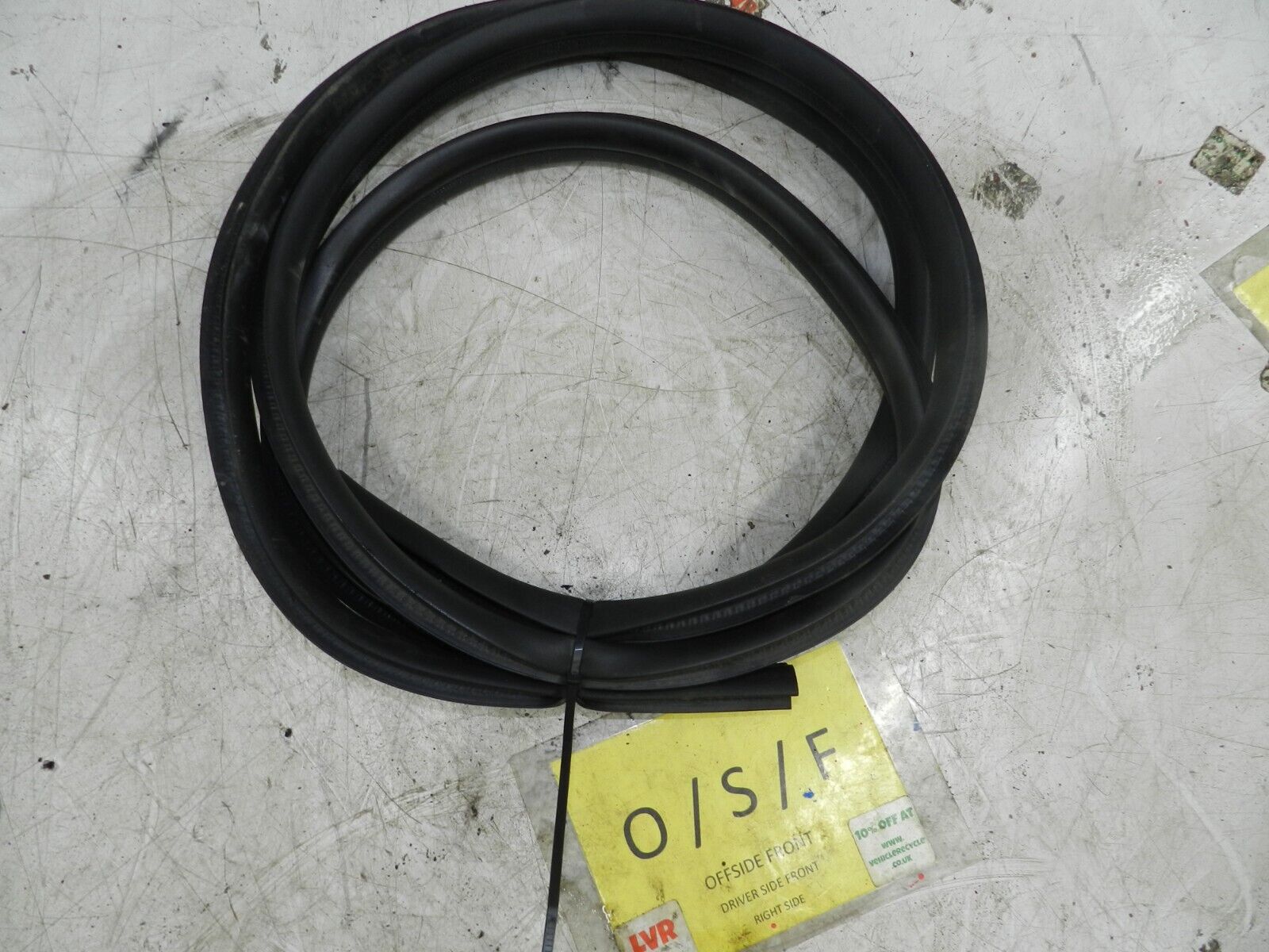 2012 FORD GALAXY MK3 TITANIUM. DRIVER SIDE FRONT DOOR RUBBER SEAL - Image 3