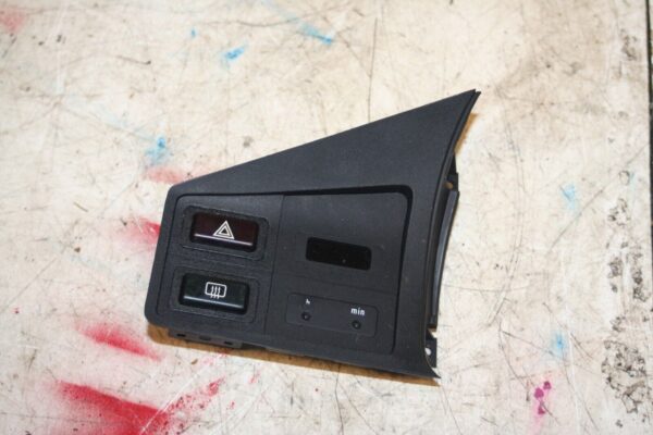 1988 BMW 525 E28. CLOCK, HAZARD SWITCH REAR SCREEN HEATER