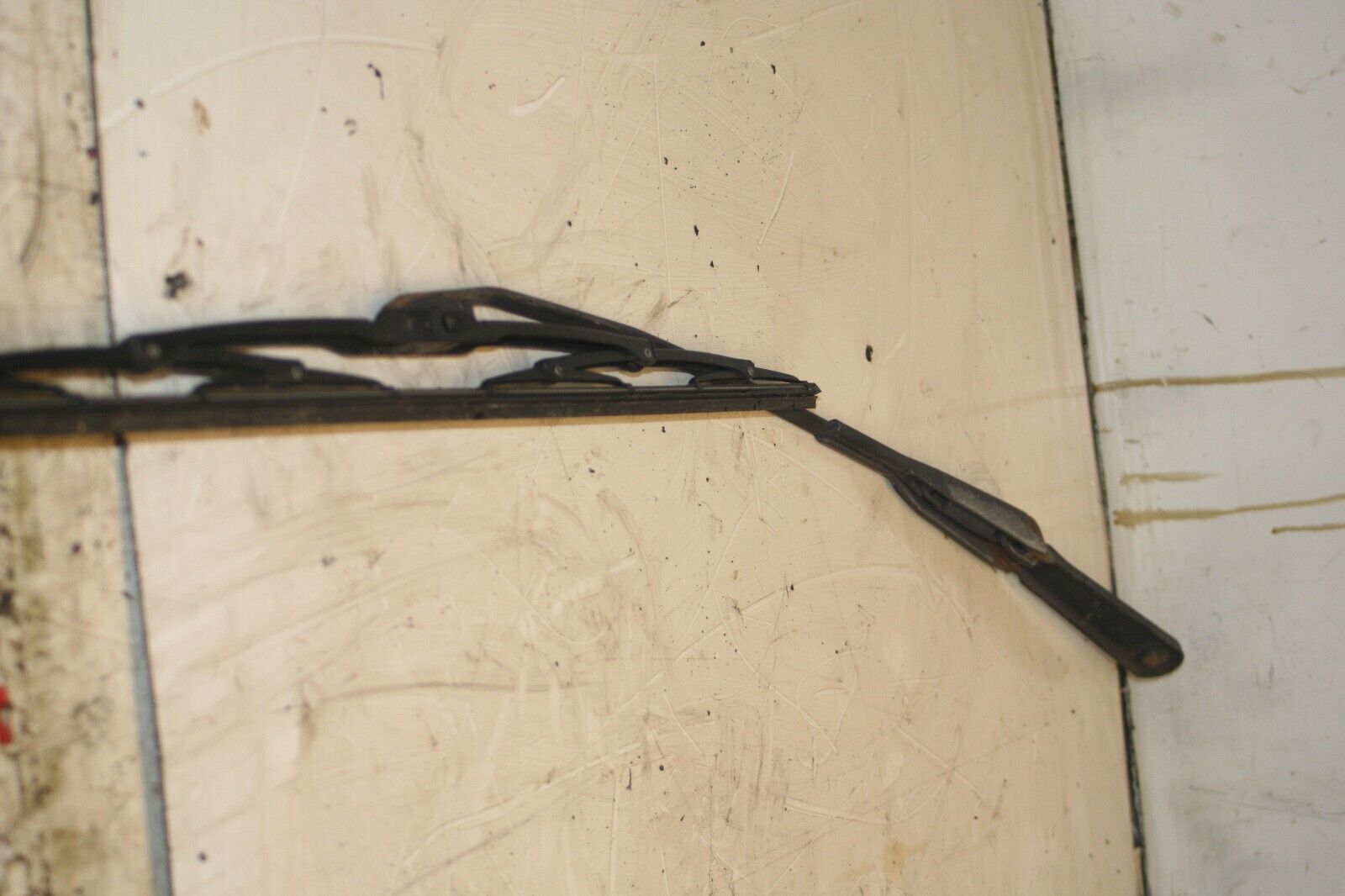 VAUXHALL VIVARO / RENAULT TRAFFIC WIPER ARM - Image 2