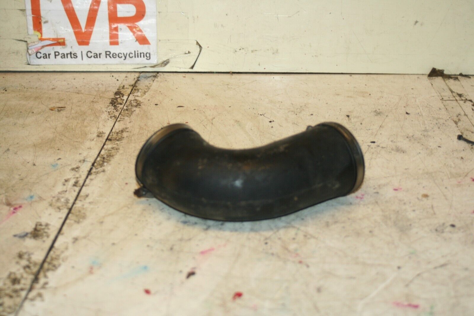 1988 BMW 525 E28. COOLANT PIPE - Image 2