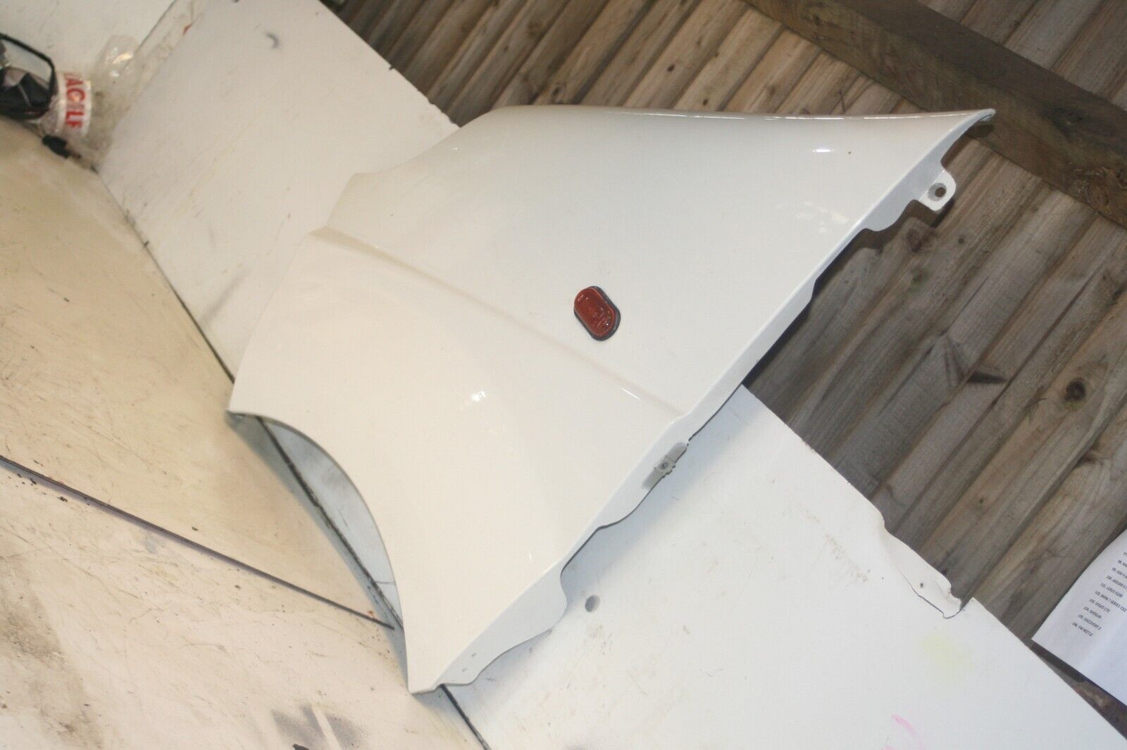 VAUXHALL VIVARO / RENAULT TRAFFIC PASSENGER SIDE WING IN WHITE - Image 2