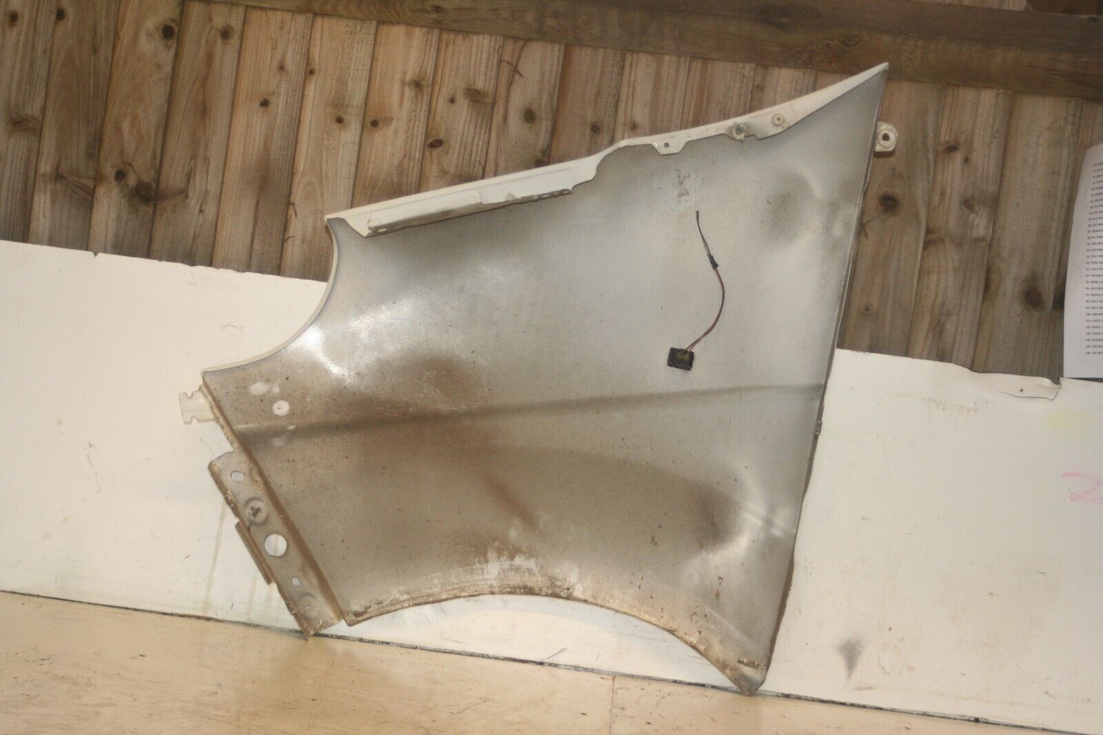 VAUXHALL VIVARO / RENAULT TRAFFIC DRIVER SIDE WING IN WHITE - Image 5