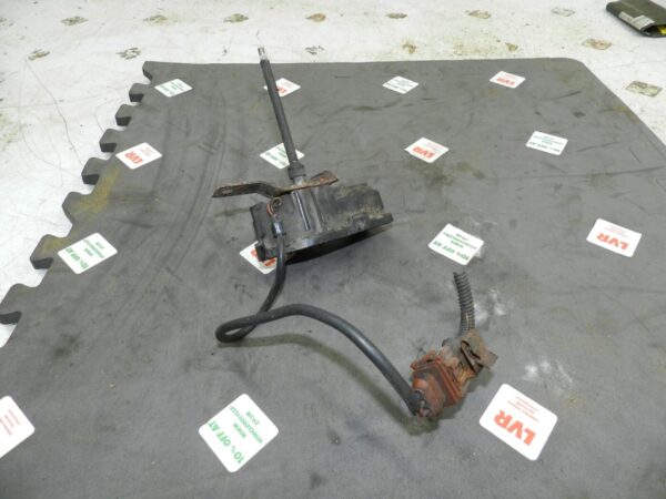1999 VOLVO C70 2.4 PETROL. HEADLIGHT WASHER WIPER MOTOR NS PASSENGER SIDE - Image 3