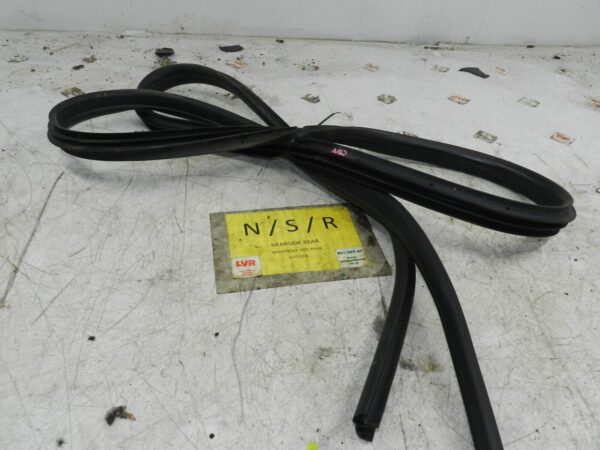 2012 FORD GALAXY MK3 TITANIUM. PASSENGER SIDE REAR DOOR SEAL RUBBER