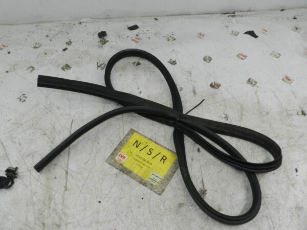 2012 FORD GALAXY MK3 TITANIUM. PASSENGER SIDE REAR DOOR SEAL RUBBER - Image 3