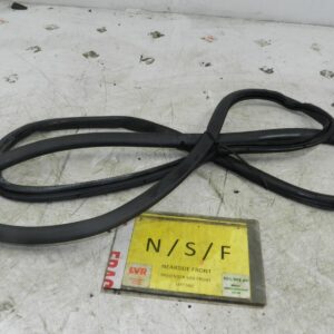 (121) 2007 AUDI A4 SALOON B7. PASSENGER SIDE FRONT RUBBER SEAL