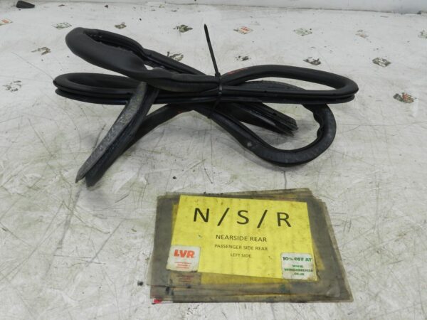 (121) 2007 AUDI A4 SALOON B7. PASSENGER SIDE REAR RUBBER SEAL